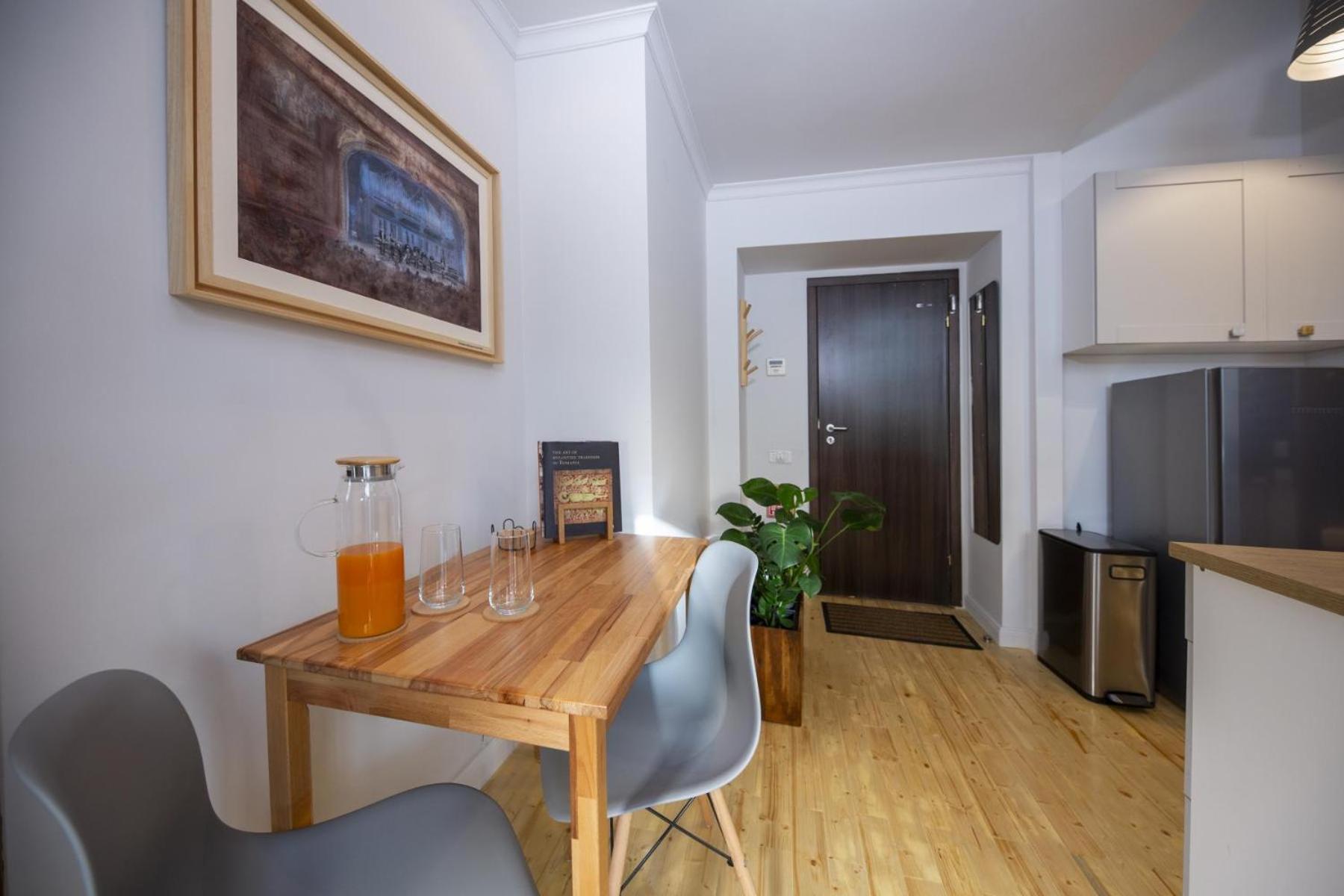 Athenaeum Spacious& Cozy 1br Prime Location W Balcony Bucharest