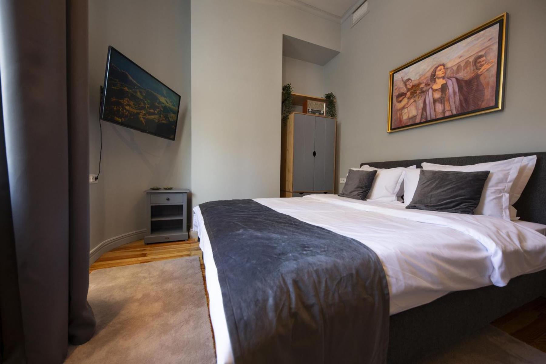 Athenaeum Spacious& Cozy 1br Prime Location W Balcony