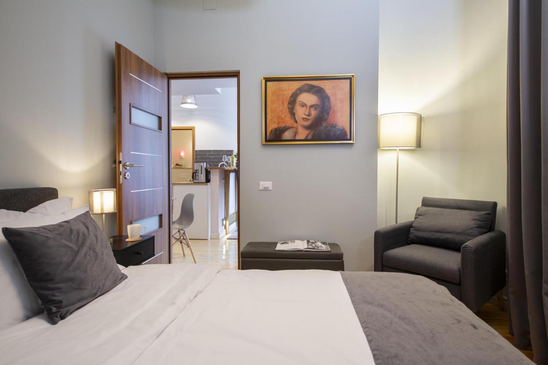 Athenaeum Spacious& Cozy 1br Prime Location W Balcony