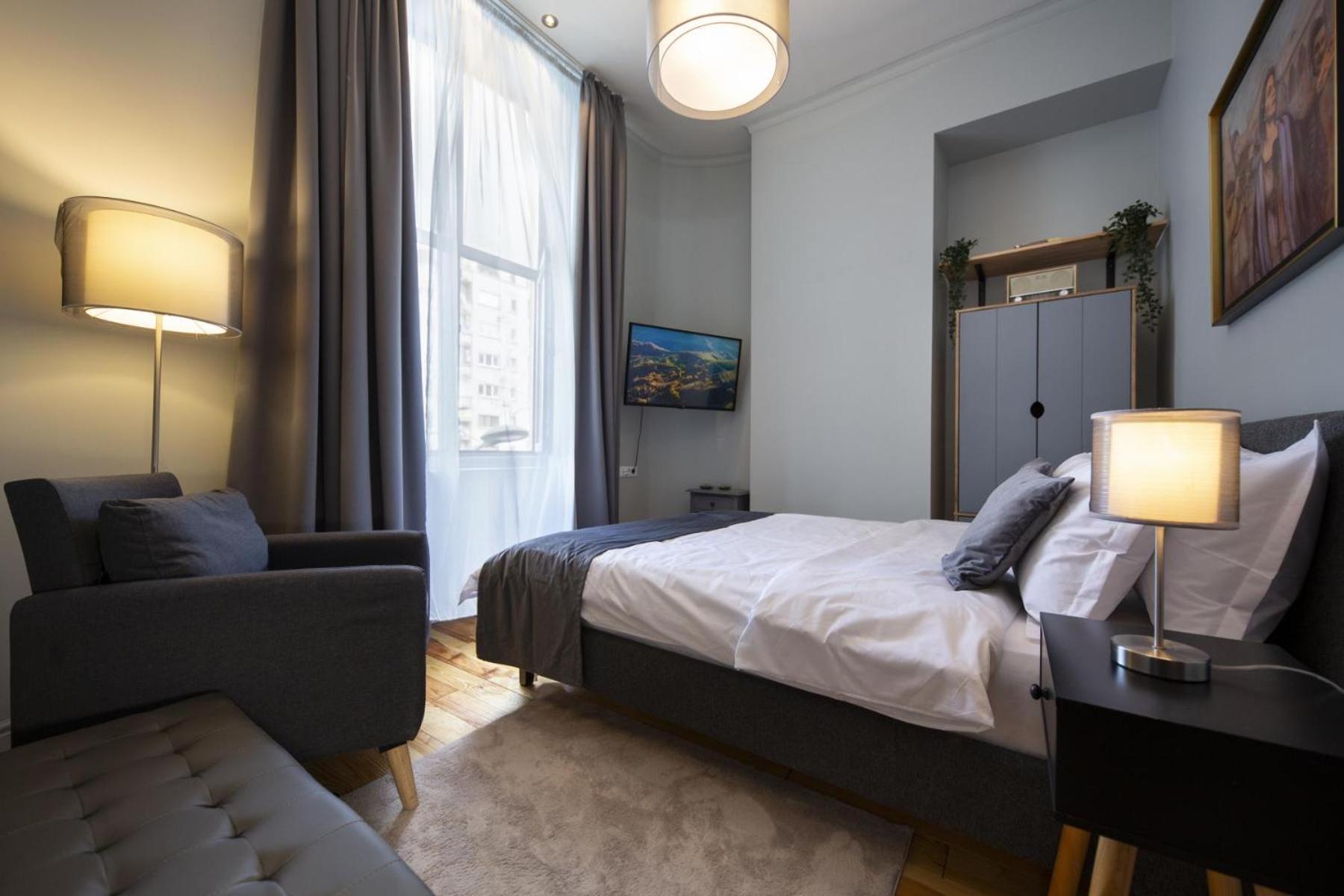 Athenaeum Spacious& Cozy 1br Prime Location W Balcony Bucharest